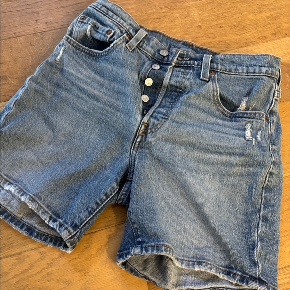 501 Levi’s denim shorts size 27 - Picture 3 of 7
